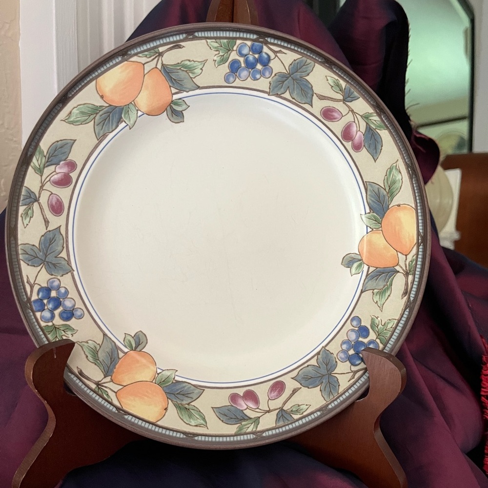 Mikasa Harvest Garden INTAGLIO Salad Plate
